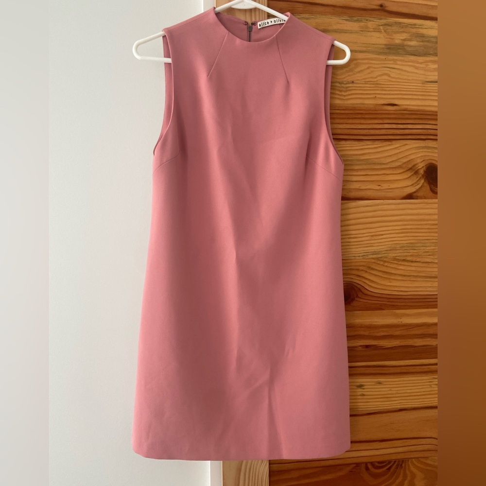 Alice + Olivia Blush Pink Dress size 6 Preowned excellent condition